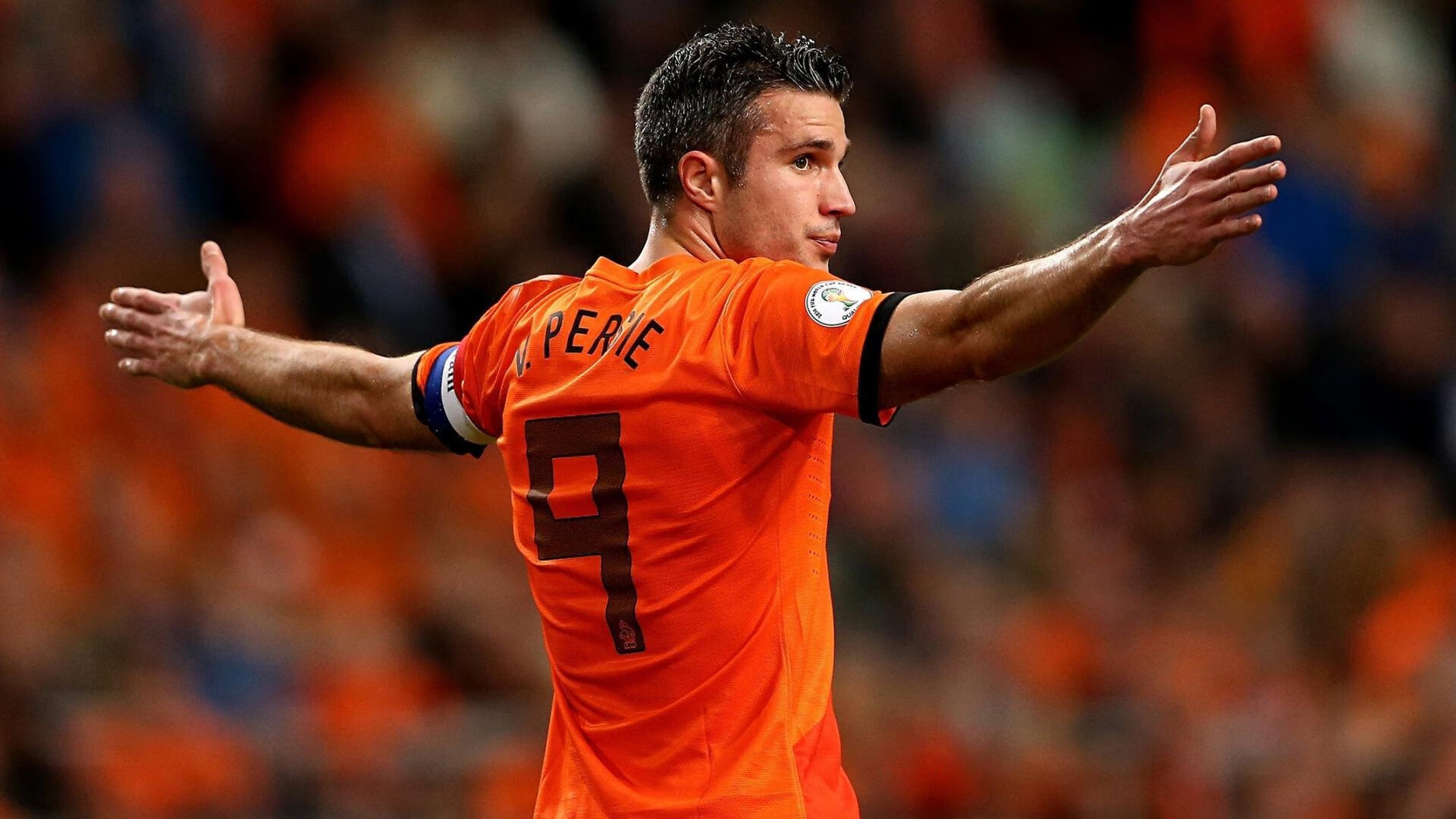 C罗在巴塞罗那比赛中大胜，挺进下一轮引发热议！