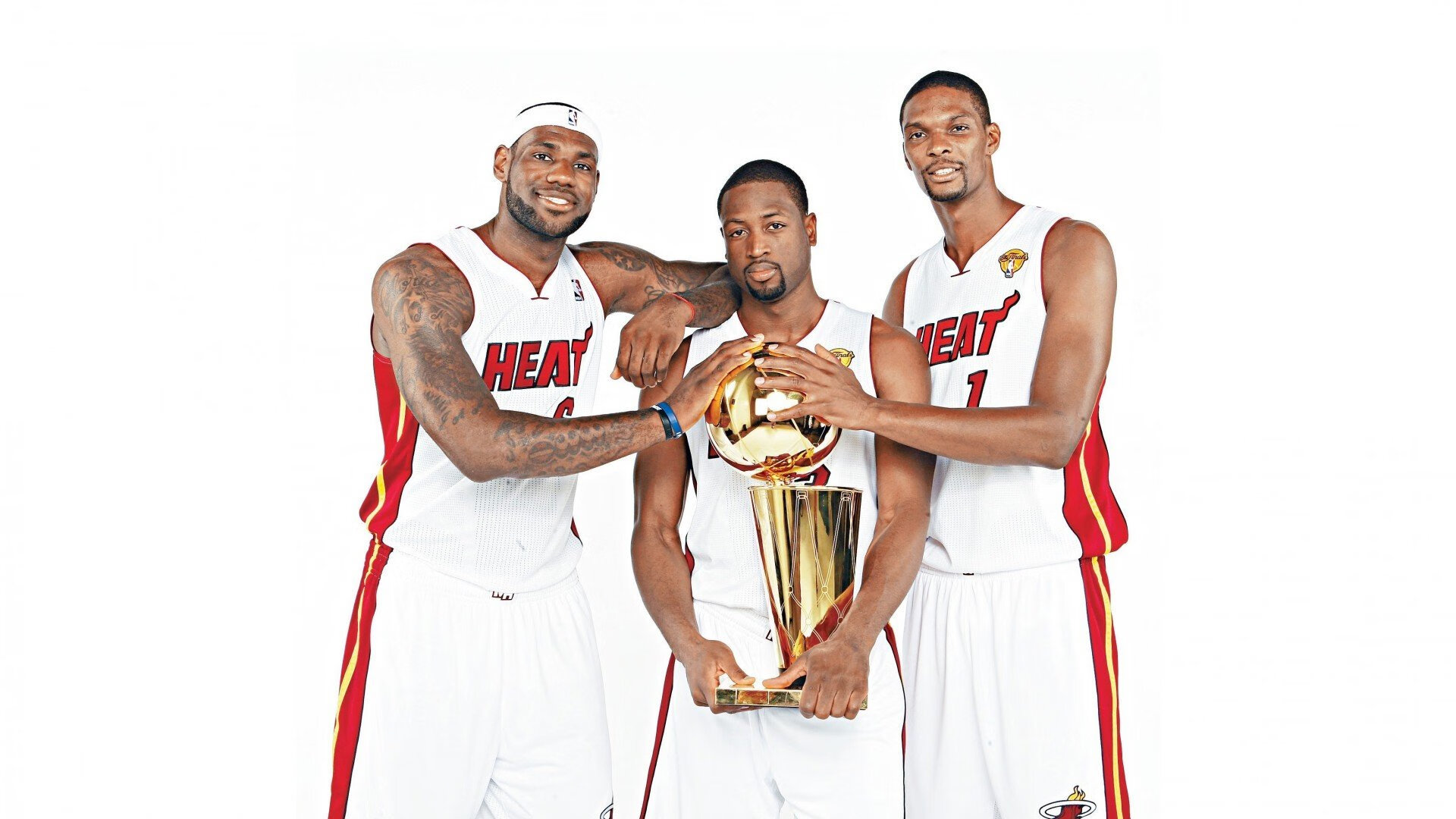 哈登回归赛场，大胜首场状态亮眼，瑞士队观众沸腾！